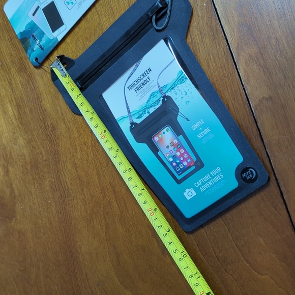 Nite Ize Waterproof Phone Pouch - Picture 8 of 13